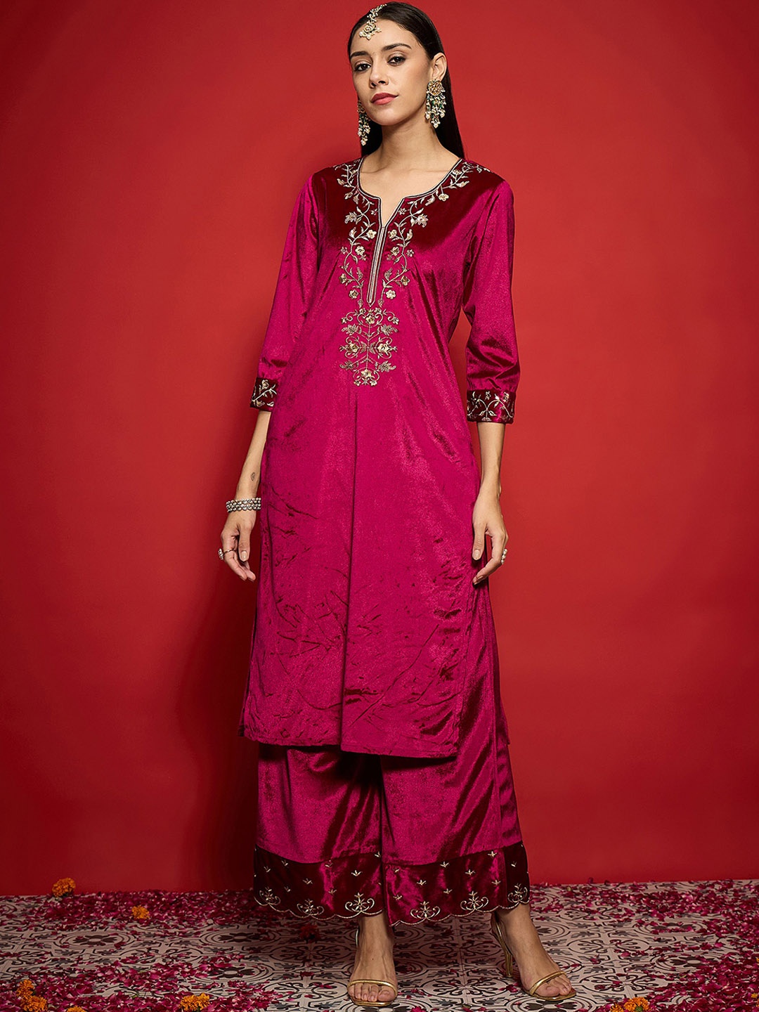 

Shae by SASSAFRAS Women Embroidered Regular Velvet Kurta with Palazzos, Fuchsia