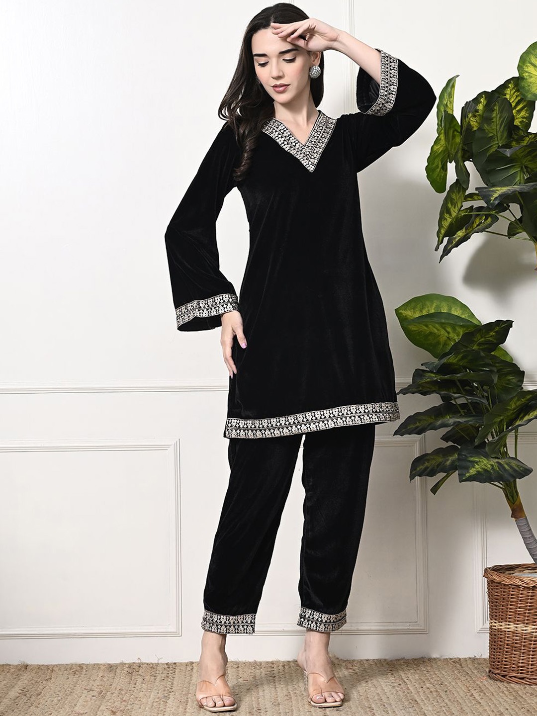 

Myshka Women Embroidered Regular Velvet Kurta with Palazzos, Black