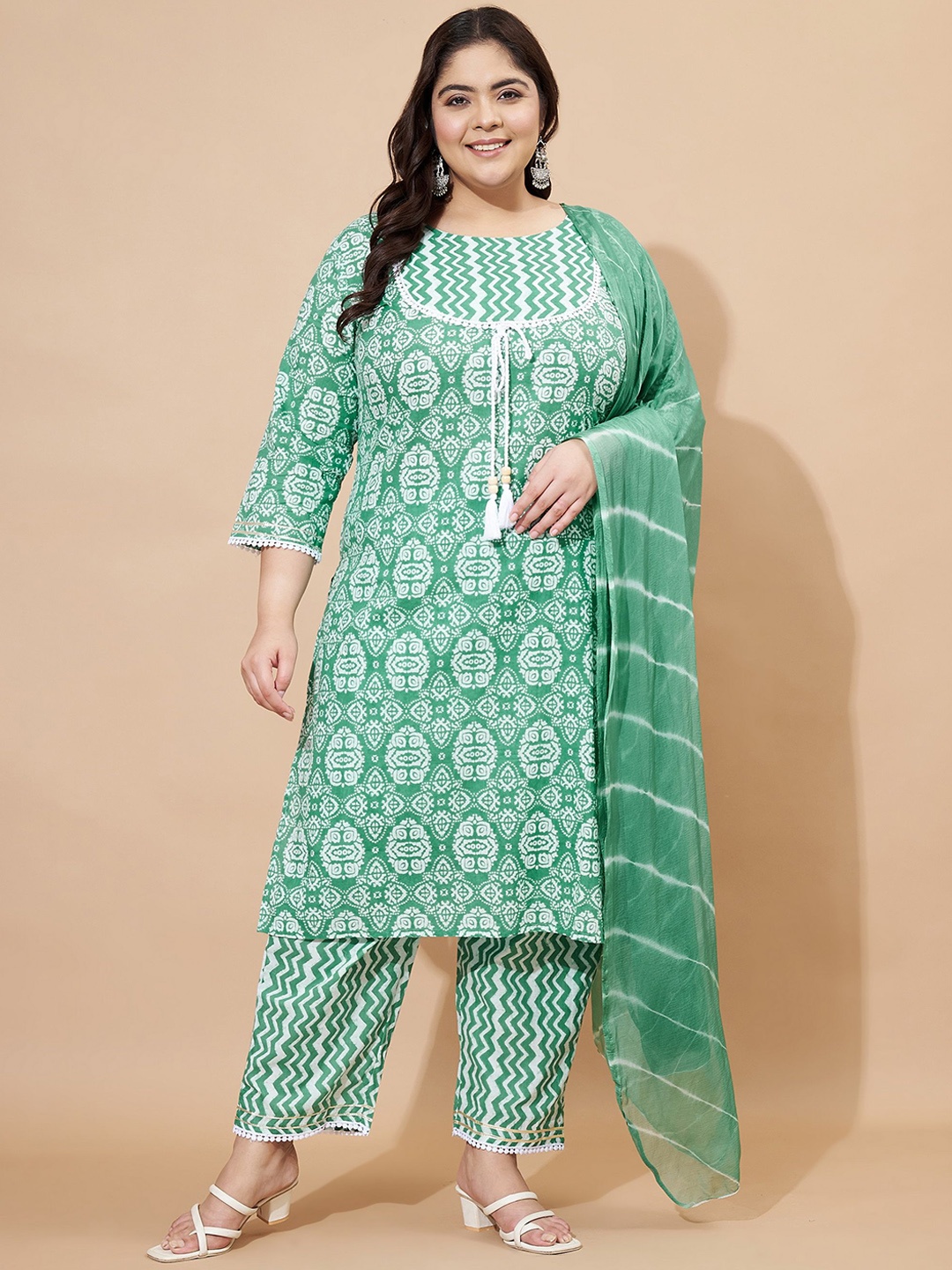 

Vbuyz Women Bandhani Printed Regular Kurta with Trousers & With Dupatta, Sea green