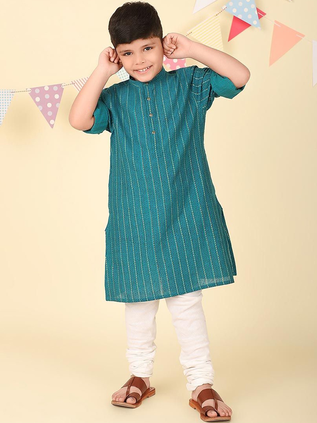 

Fabindia Boys Ethnic Motifs Printed Thread Work Kurta, Teal