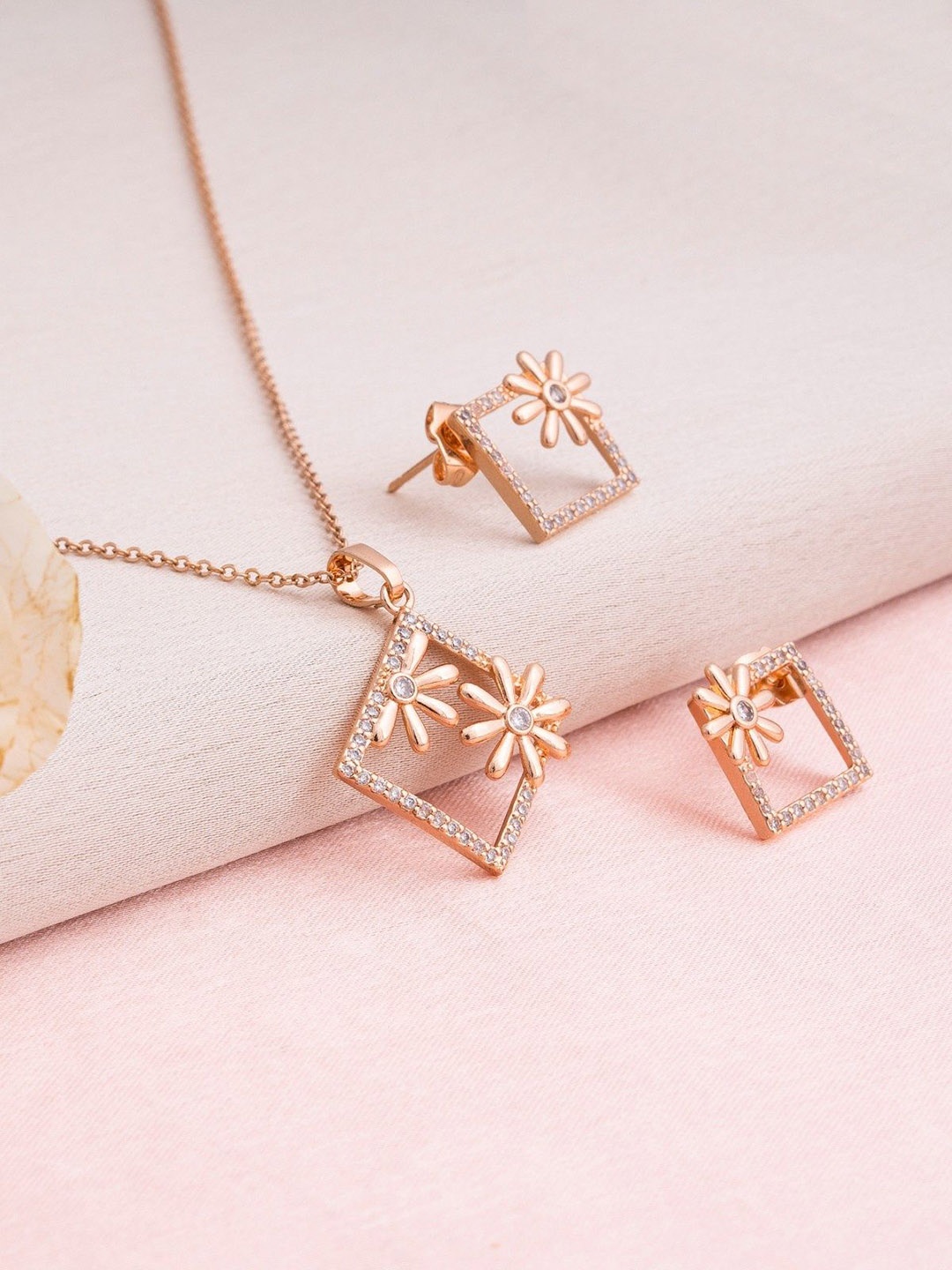 

Avyana Rose Gold-Plated Floral Square Shaped Cubic Zirconia-Studded Jewellery Set