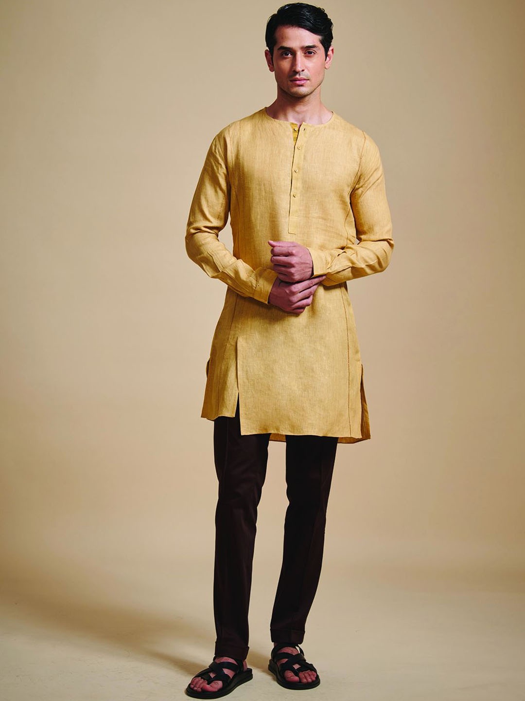 

RR Blue Men Geometric Thread Work Kurta, Beige
