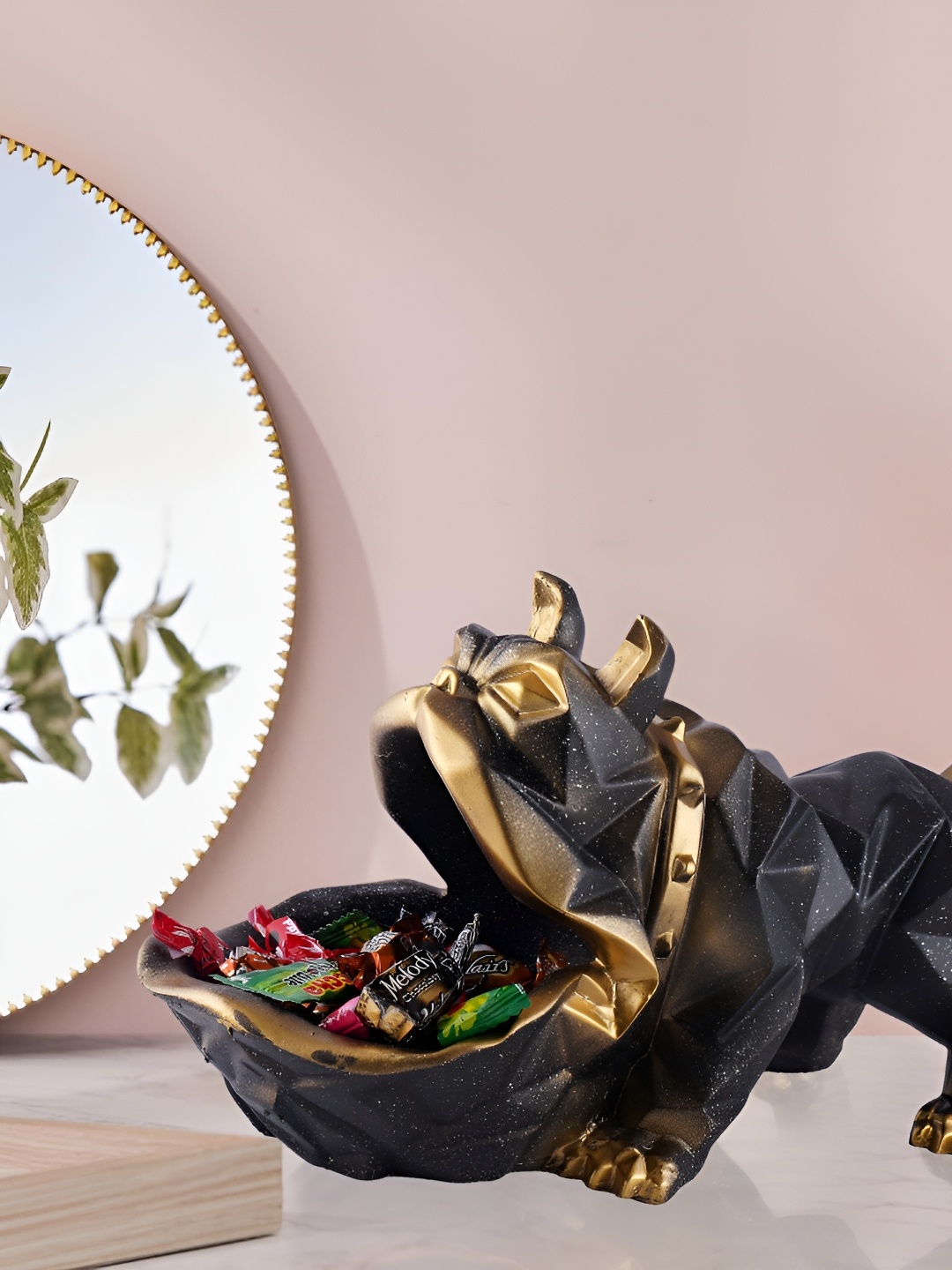 

Zart Black Idol Showpiece