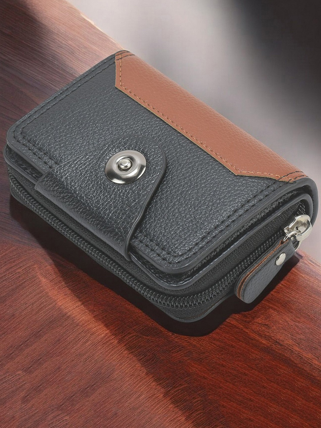

Kastner Unisex Zip Detail PU Card Holder, Black