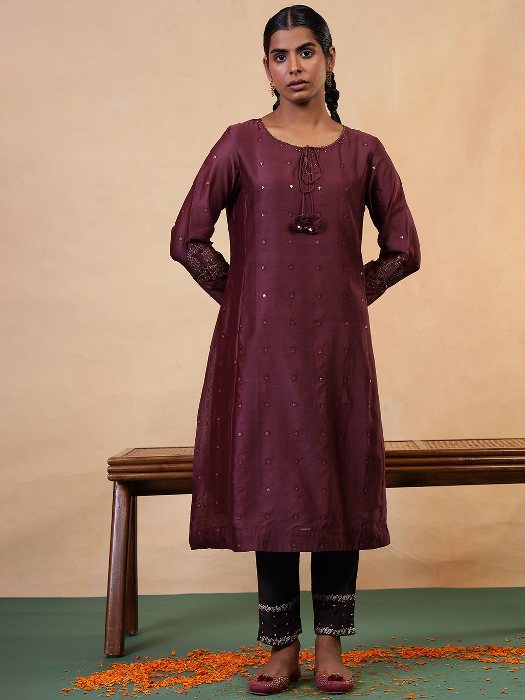 

Folk Song Women Embellished Sequinned Kurta, Maroon