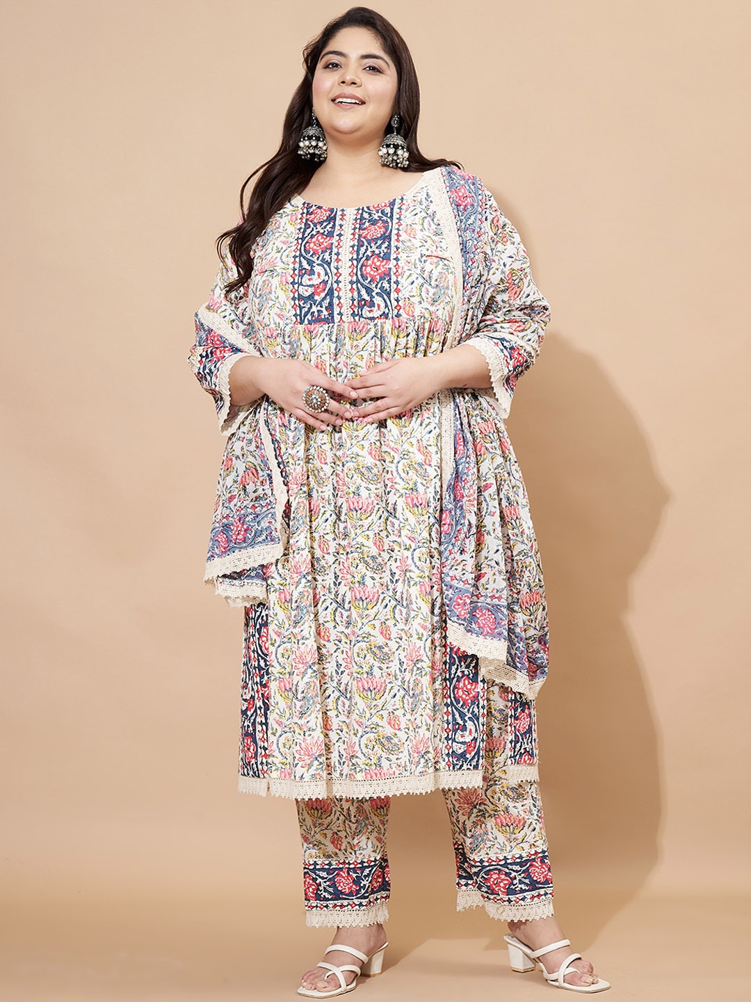 

Vbuyz Women Floral Printed Regular Kurta with Trousers & With Dupatta, Blue