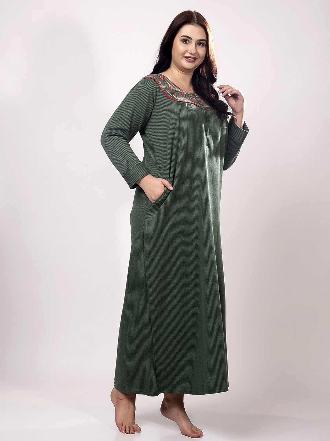 

CHUI MUI Women Embroidered Thermal Maxi Nightdress, Green