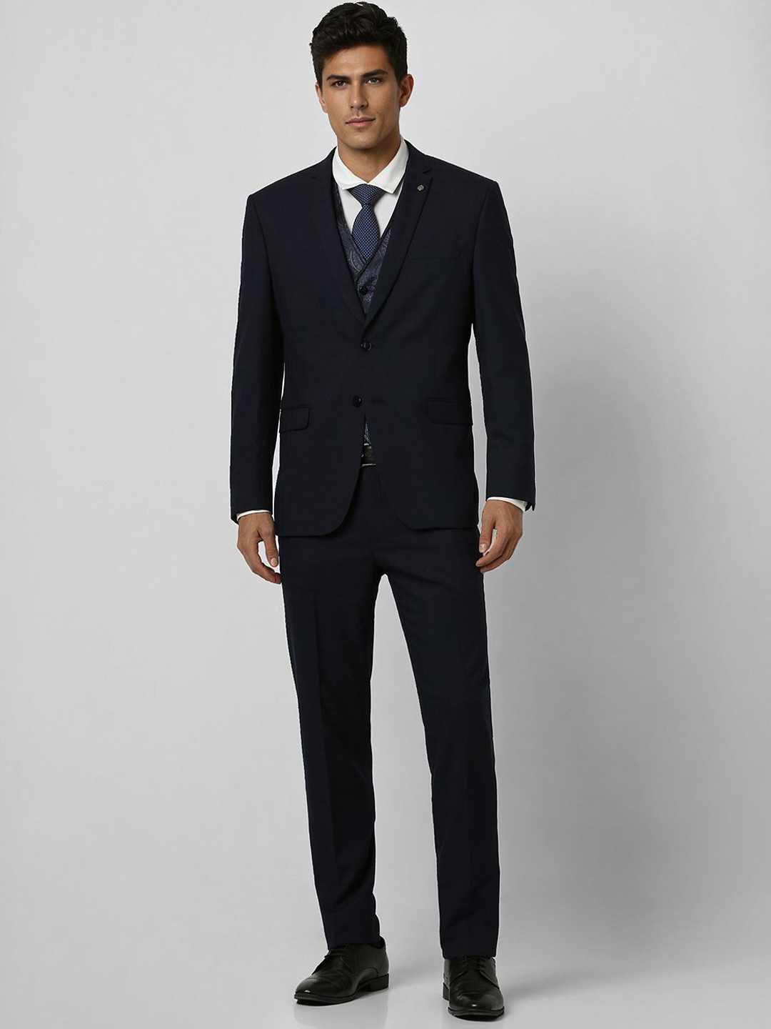 

Van Heusen Slim-Fit Single-Breasted Three-Piece Suit, Black