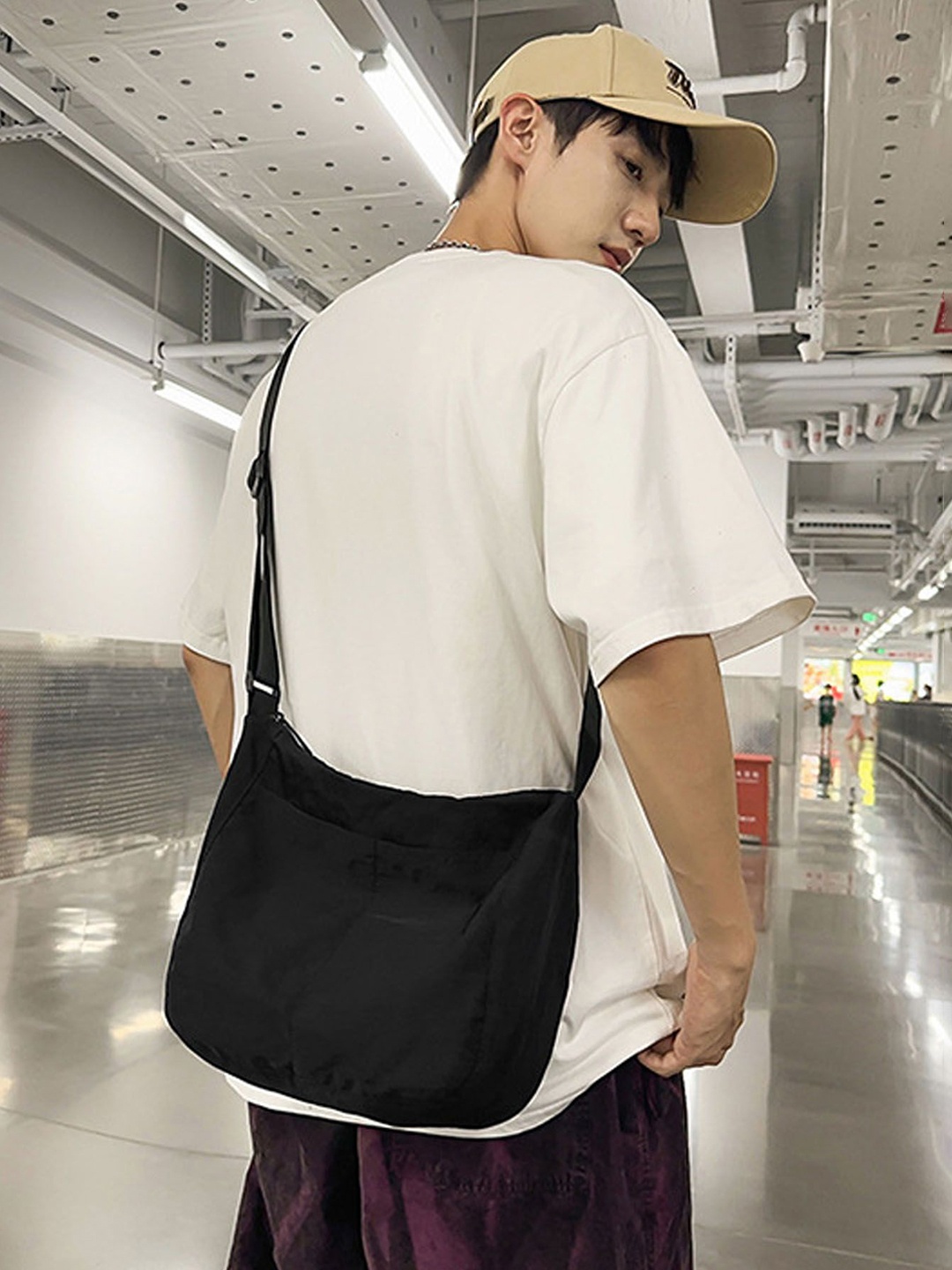 

StyleCast Black Printed Casual Stylish Crossbody Bag