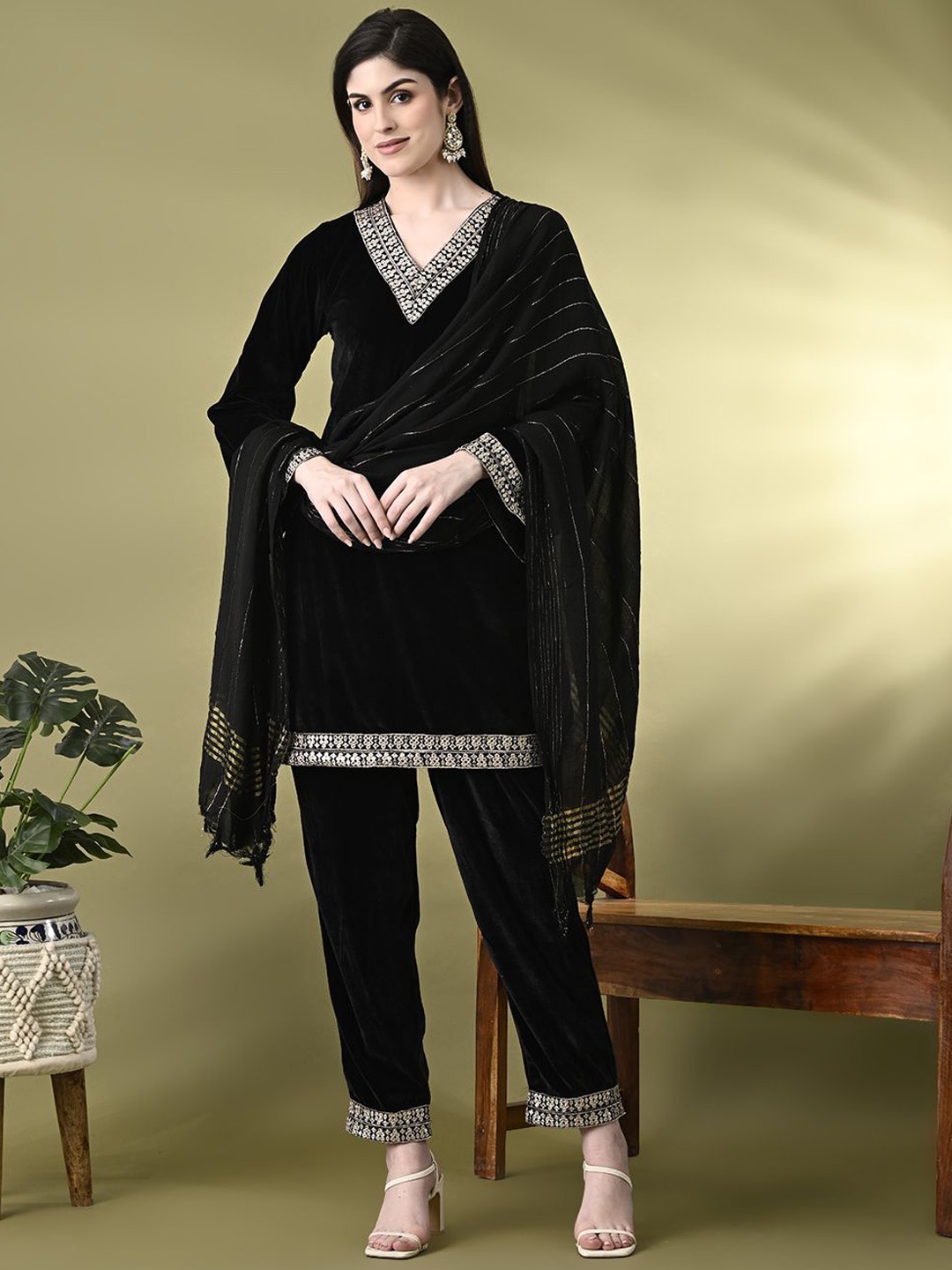 

Sangria Yoke Design Velvet A-Line Kurta & Trouser With Dupatta, Black