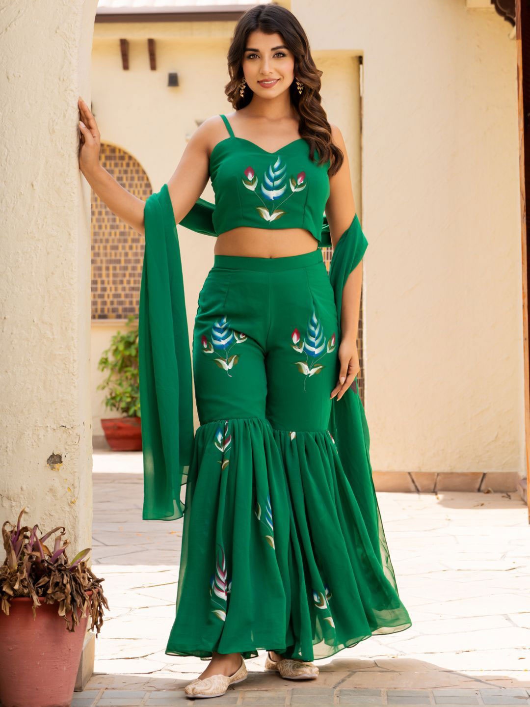 

HOUSE OF JAMOTI Women Floral Printed Regular Top with Sharara & With Dupatta, Green