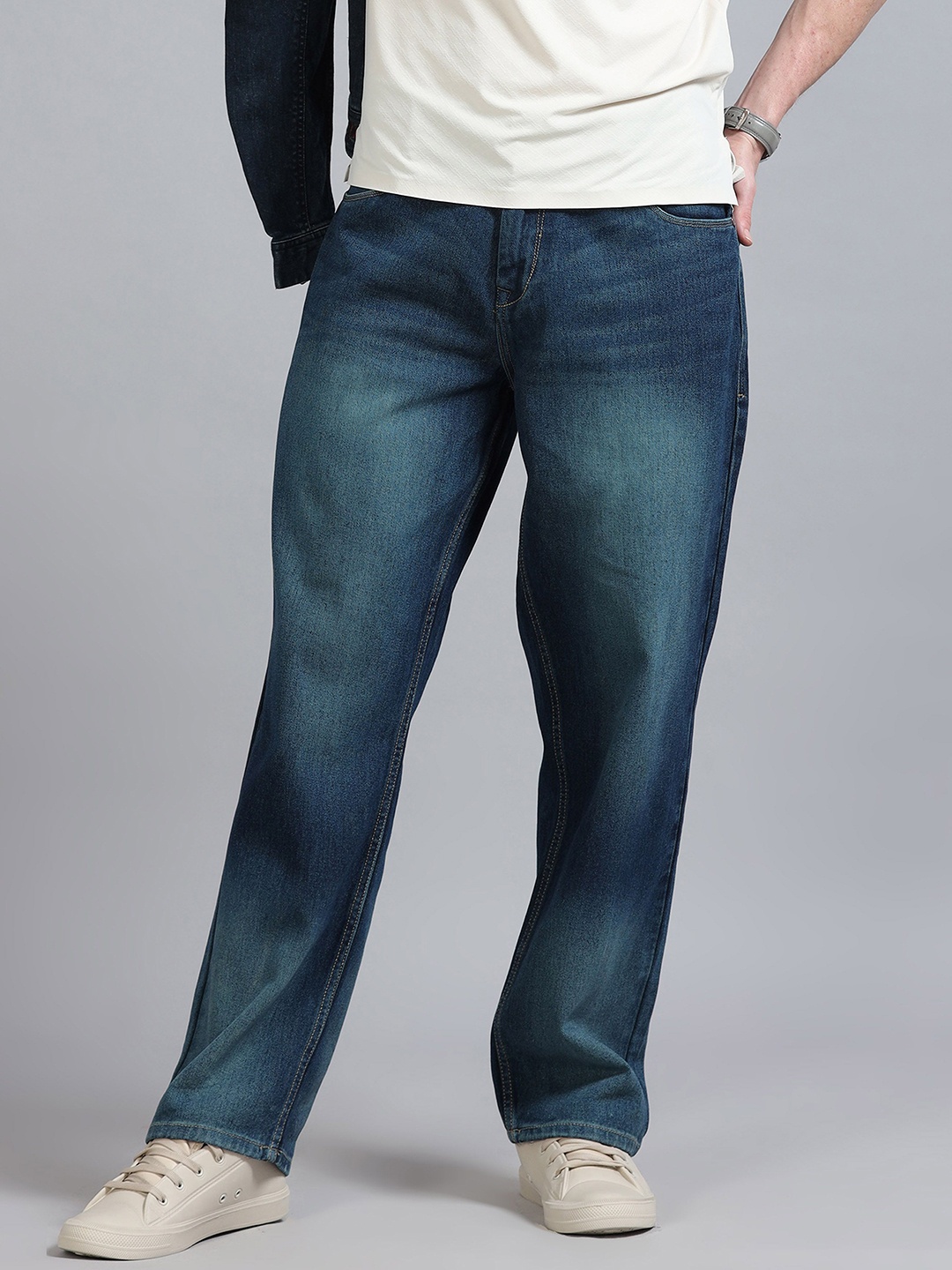 

The Roadster Lifestyle Co Men Pure Cotton Straight-Fit Mid-Rise Jeans, Blue