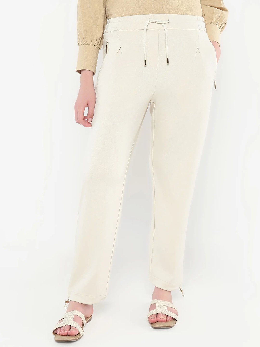 

RAREISM Women Straight Fit Mid Rise Trousers, Off white