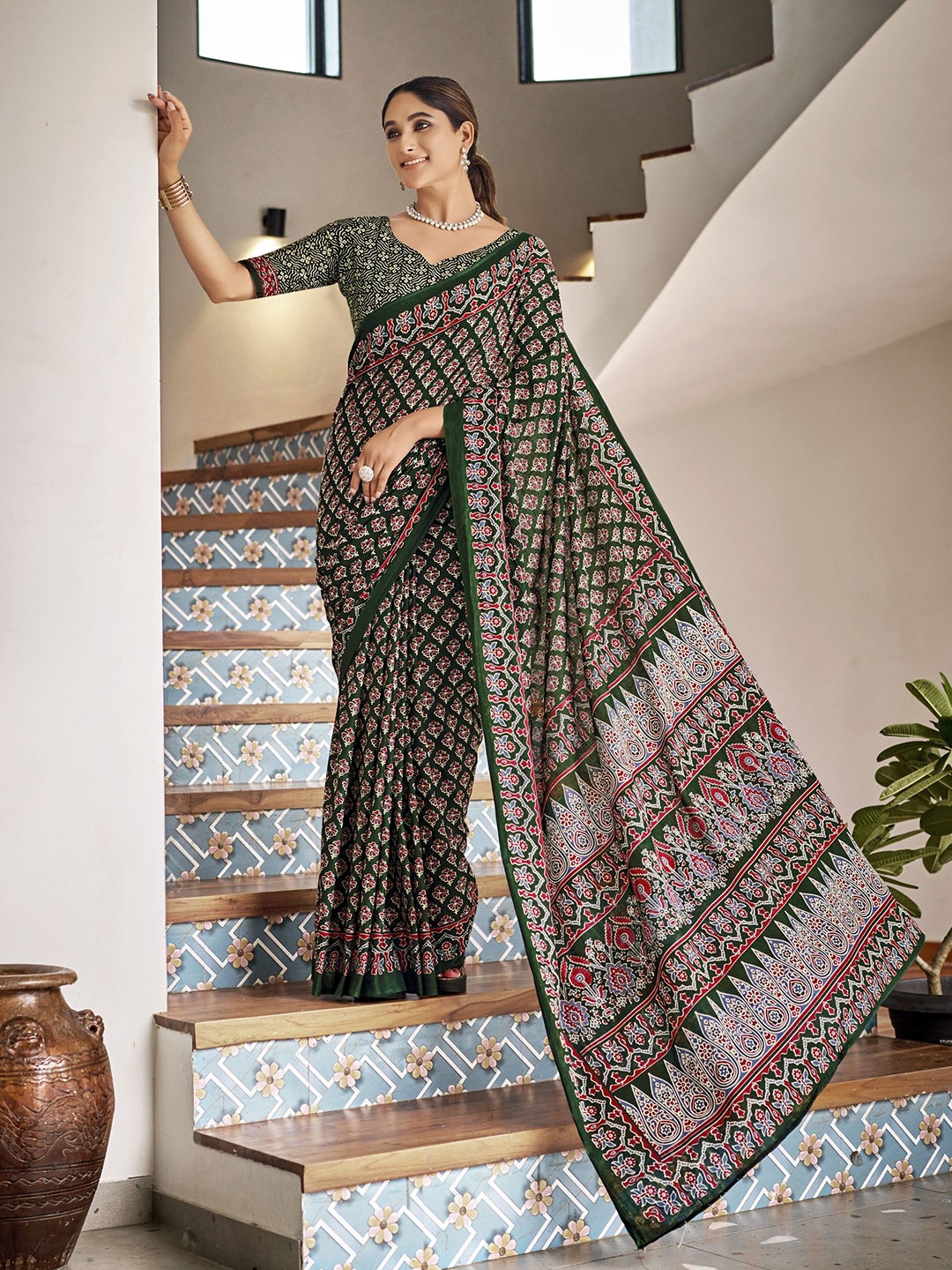 

Chandbaali Ajrak Printed Pure Cotton Bagru Saree, Green