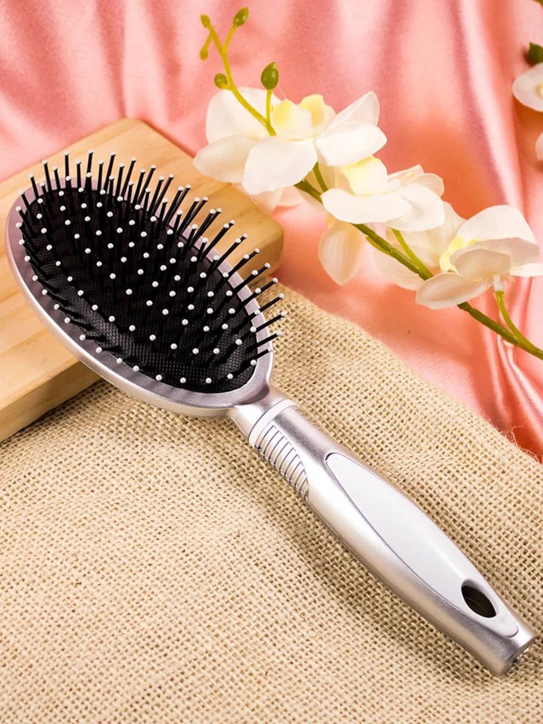 

Jewelz Cushion Scalp-Friendly Hair Brush- 21.8 cm, Silver