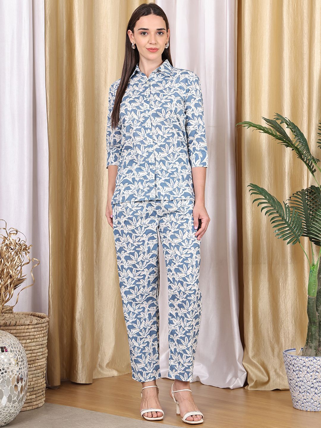 

SOUNDARYA Women Floral Printed Pure Cotton Shirt and Trousers Co-Ord, Blue