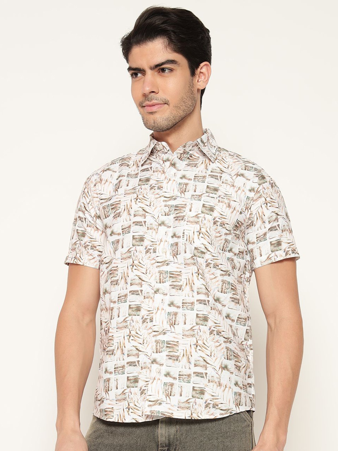 

BAESD Men Smart Spread Collar Abstract Printed Slim Fit Casual Shirt, White