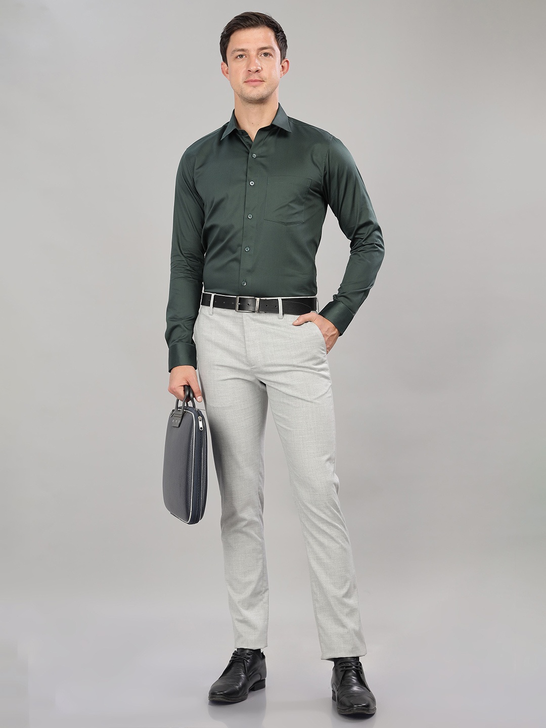 

Infinity Trnd Men Comfort Spread Collar Solid Cotton Formal Shirt, Green