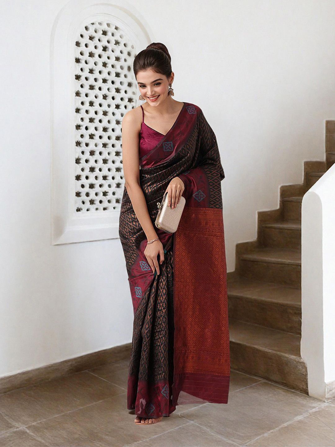 

Ishin Woven Design Zari Festive Saree, Black