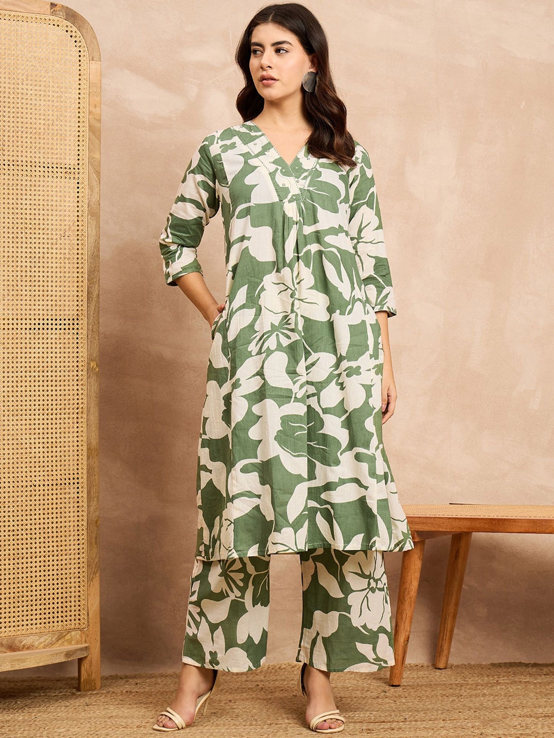 

all about you Floral Printed A-Line Tunic with Palazzos Co-Ords, Green