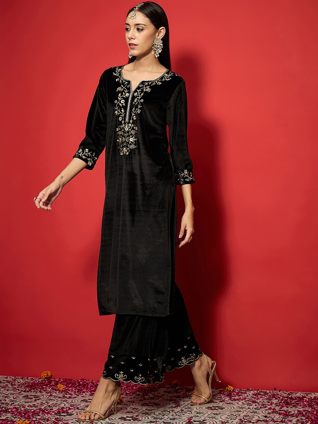 

Shae by SASSAFRAS Women Embroidered Regular Velvet Kurta with Palazzos, Black