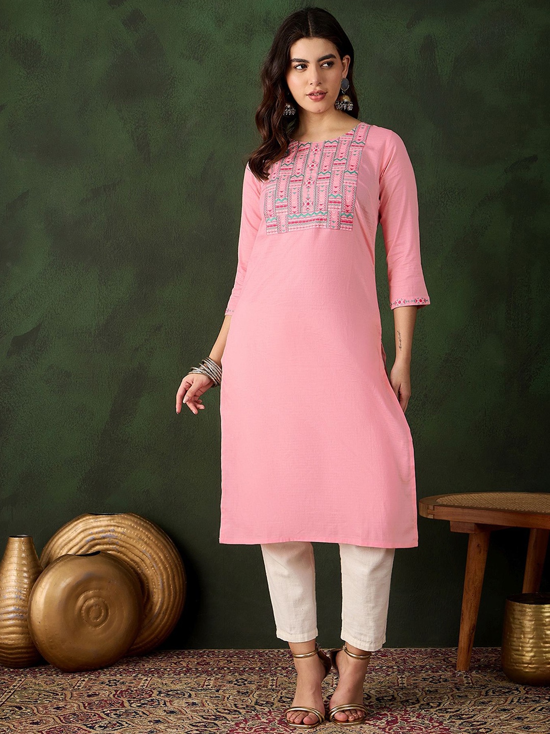 

Sangria Geometric Embroidered & Thread Work Pure Cotton Straight Kurta, Peach