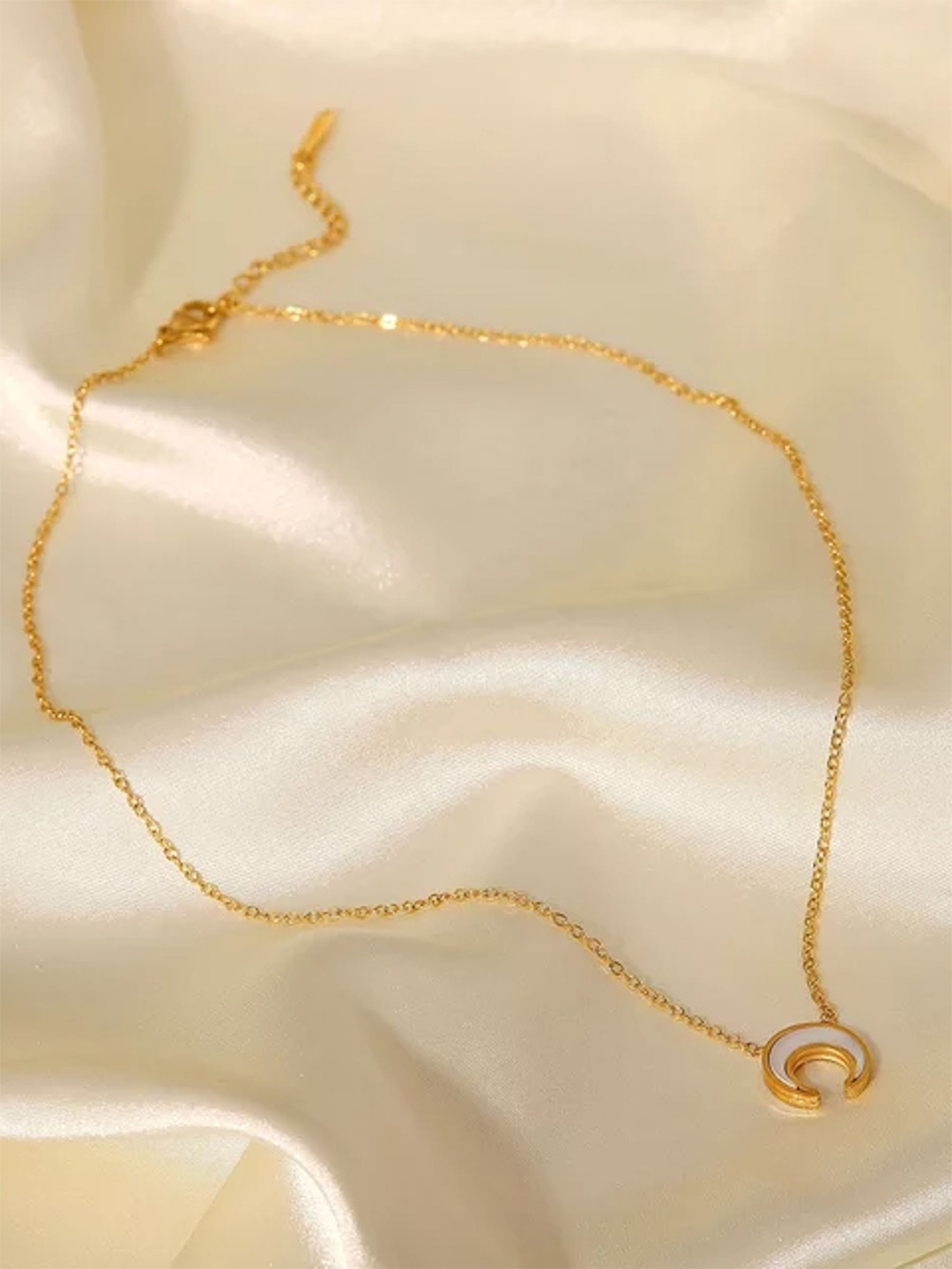 

Avyana Gold-Plated Necklace
