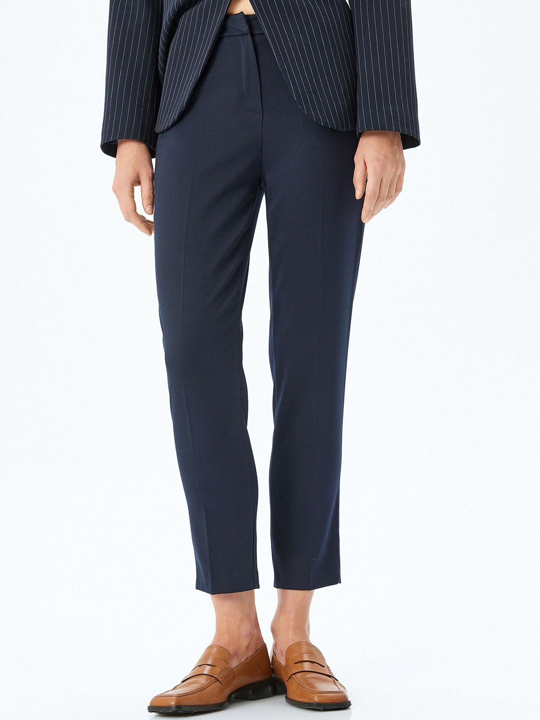 

Koton Women Mid-Rise Regular Trousers, Navy blue