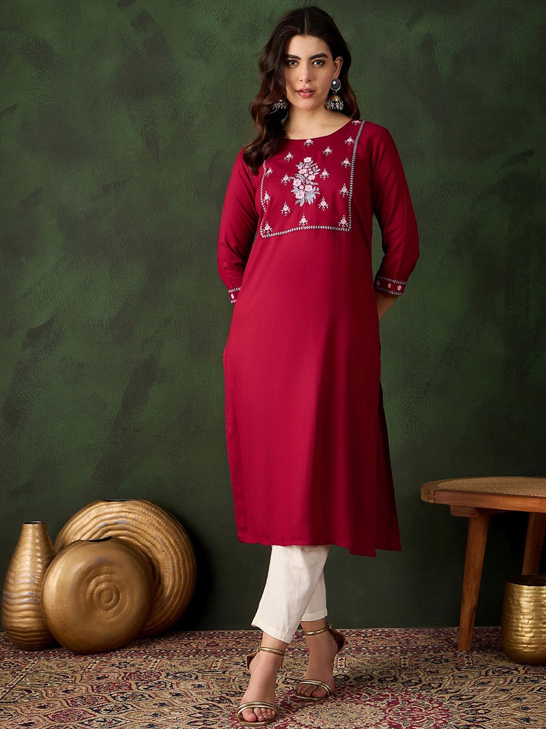 

Sangria Embroidered Straight Kurta, Red