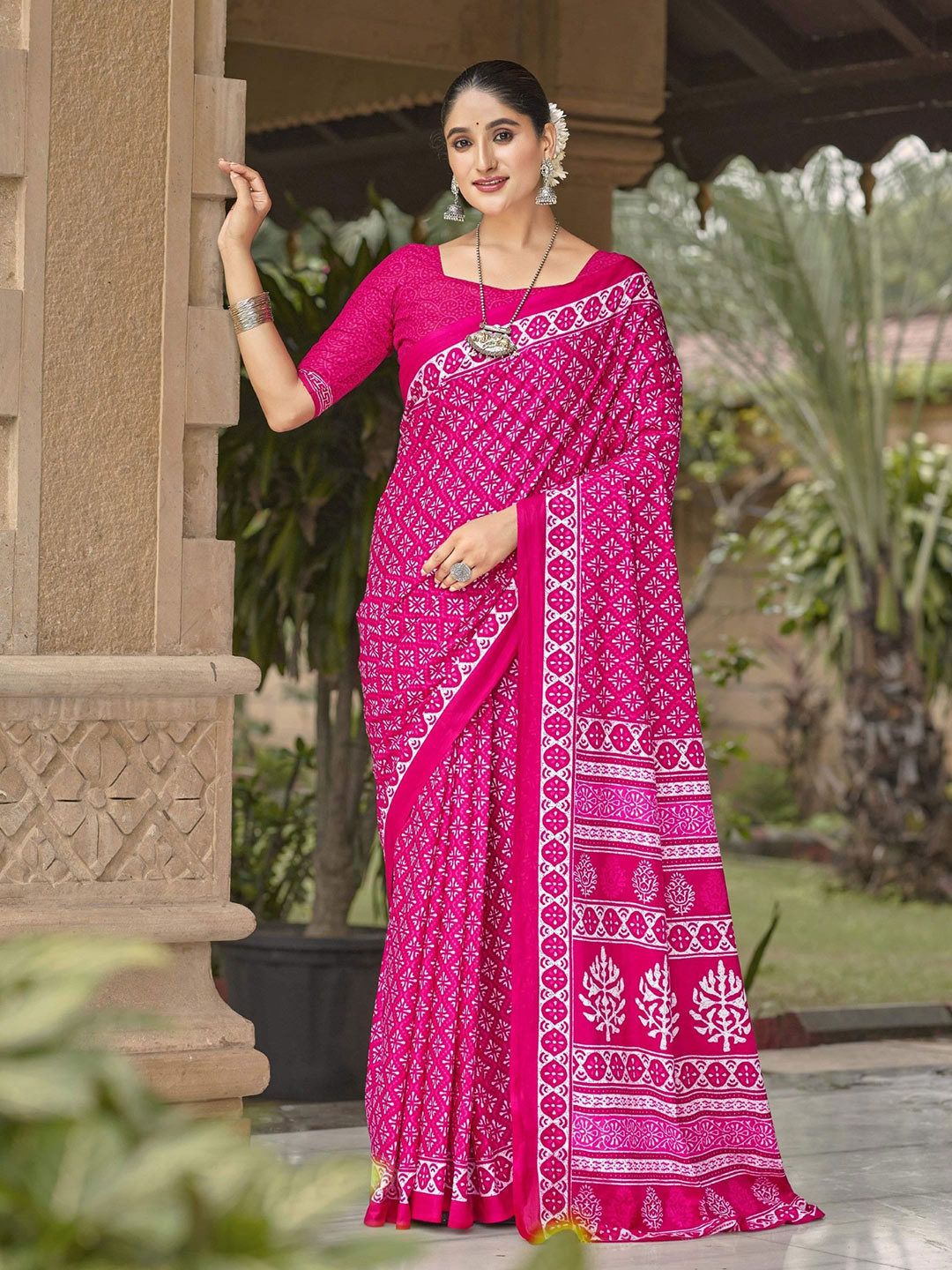 

Chandbaali Pure Cotton Ajrak Printed Bagru Saree, Pink