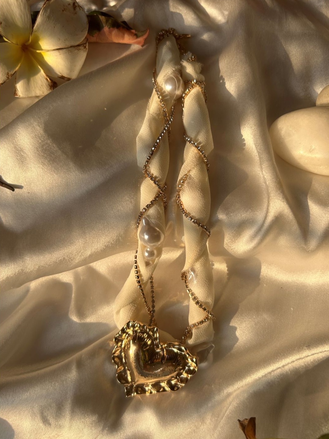 

The Jewellery Tale Brass Gold-Plated Choker Chain