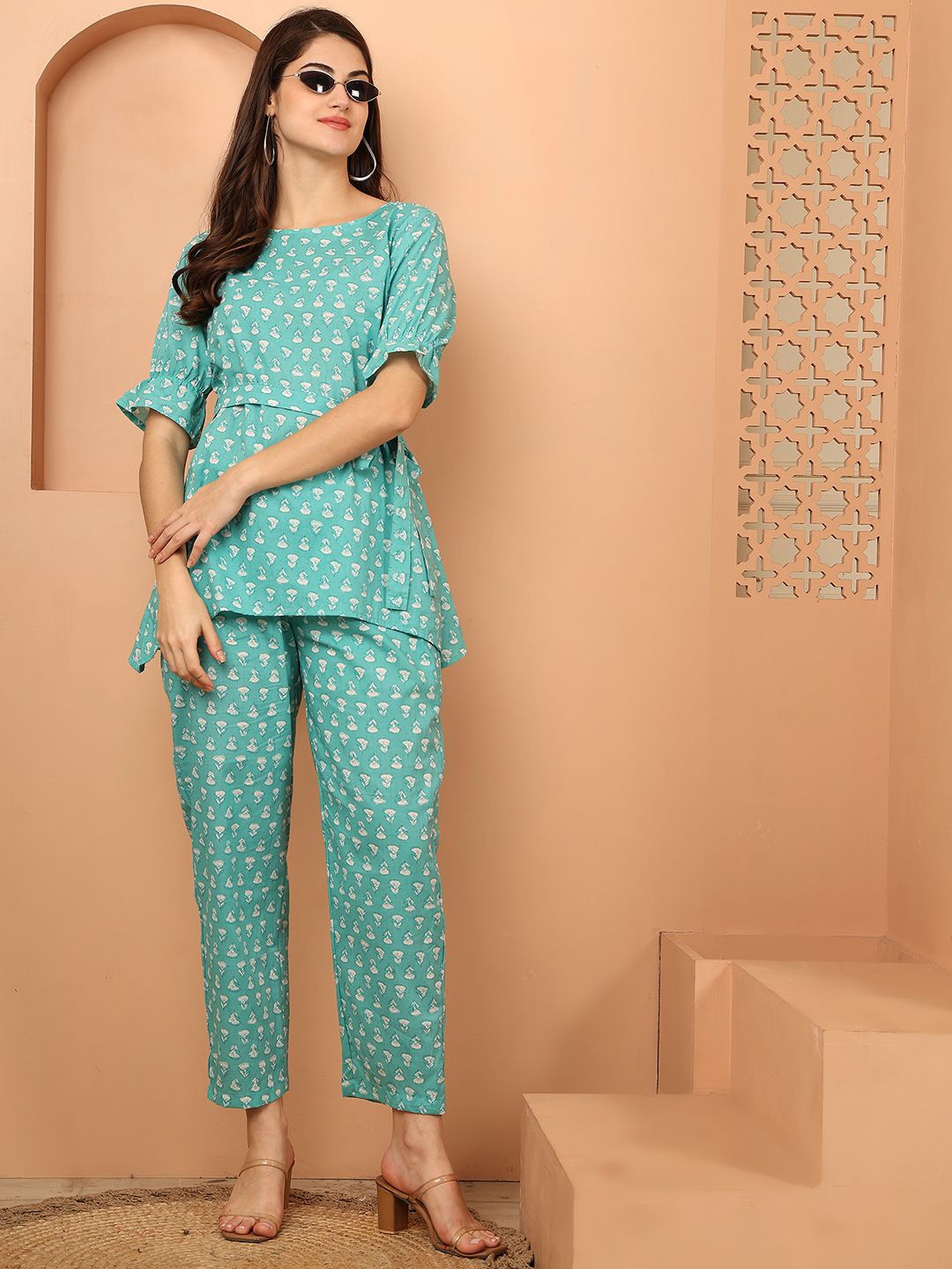 

SOUNDARYA Women Floral Printed Pure Cotton Top and Trousers Co-Ord, Green