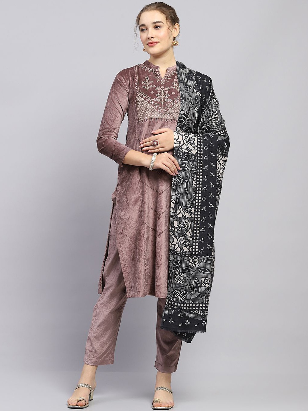

Monte Carlo Women Ethnic Motifs Printed Shawl, Black