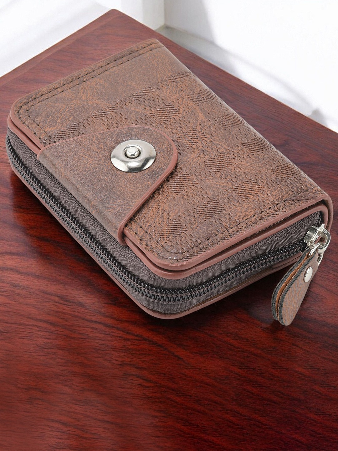 

Kastner Unisex Zip Detail Card Holder, Brown