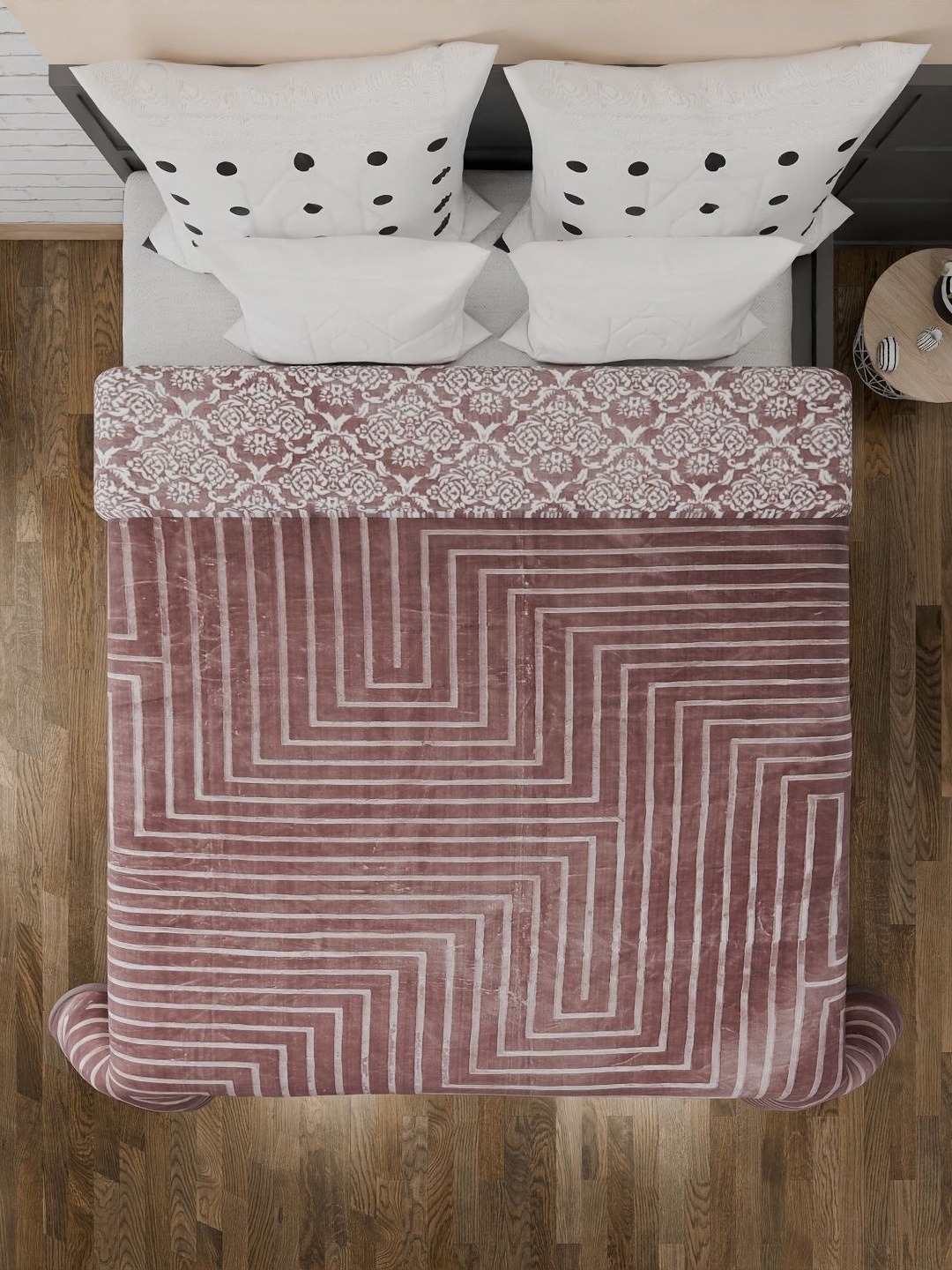 

Aura Mauve & White Geometric Mink Heavy Winter Double Bed Blanket