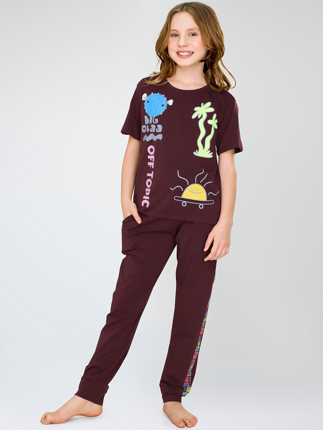 

Zeyo Girls Typography Printed Night suit, Brown
