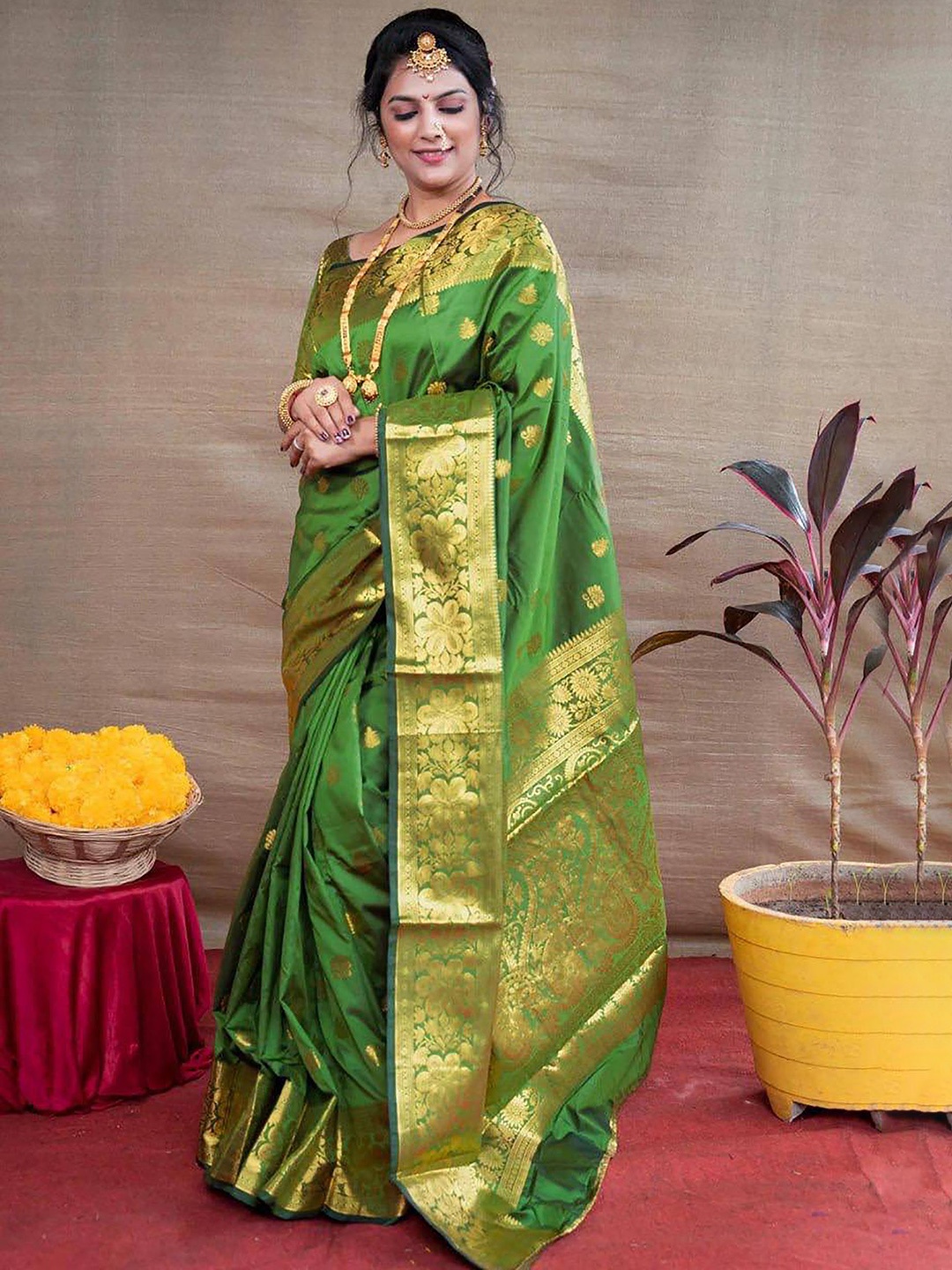 

Aldwych Woven Design Zari Traditional Banarasi Saree, Green