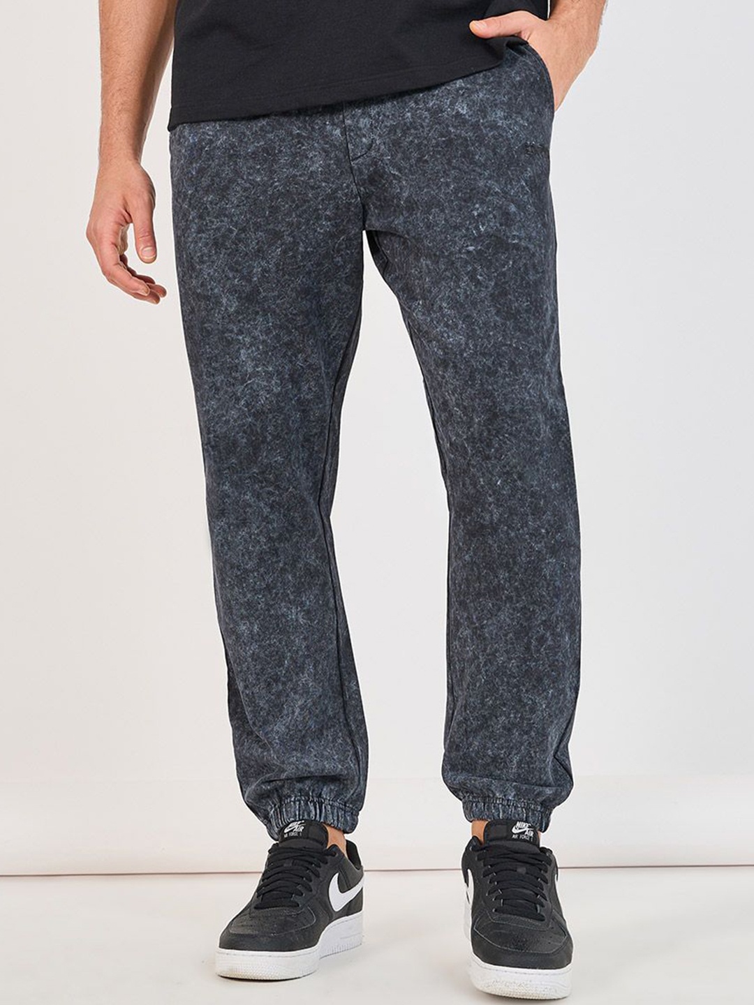 

Styli Men Black Acid Washed Slim Fit Tonal Embroidery Pure Cotton Joggers