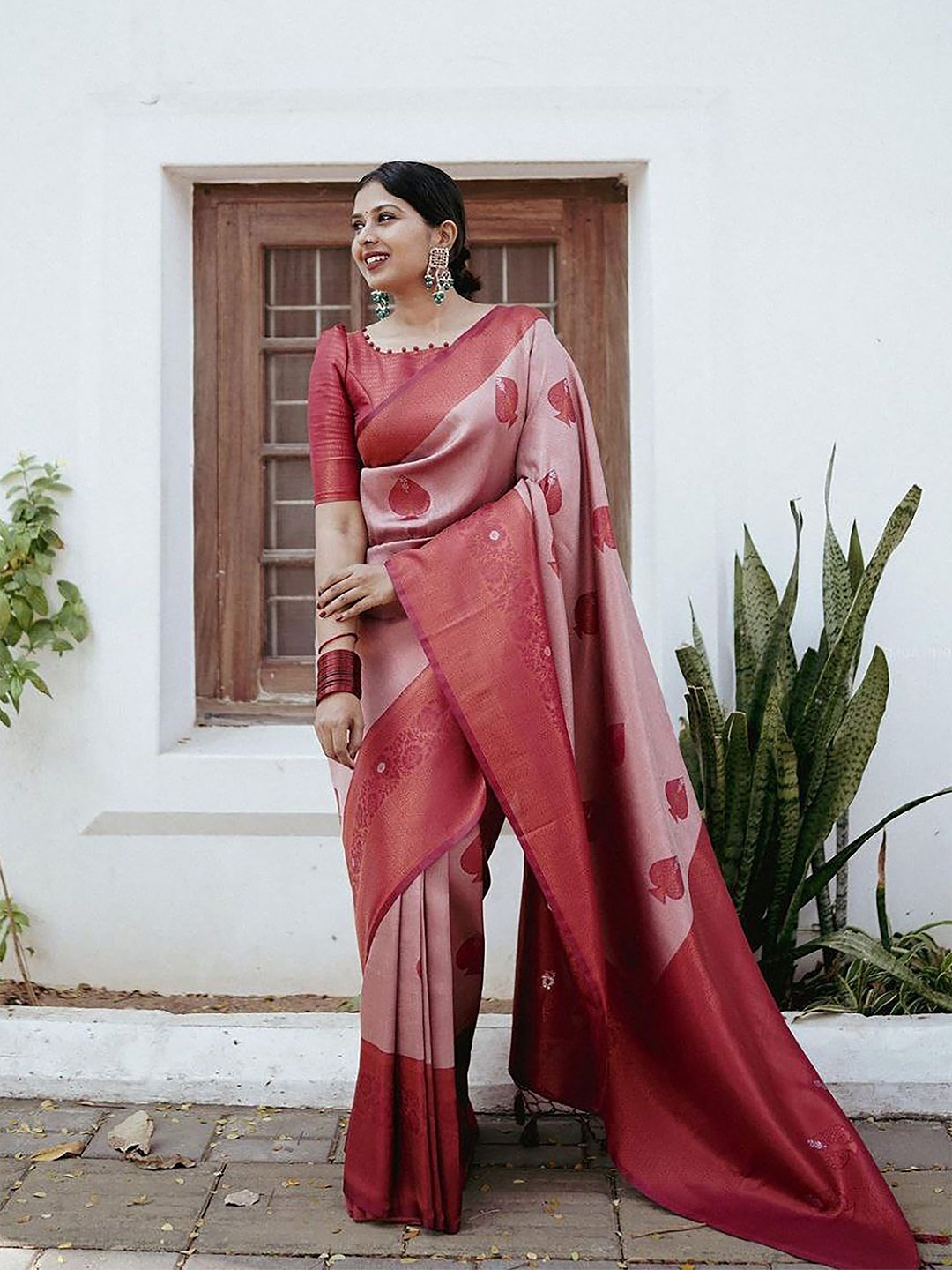 

Anouk Floral Zari Kanjeevaram Saree, Red