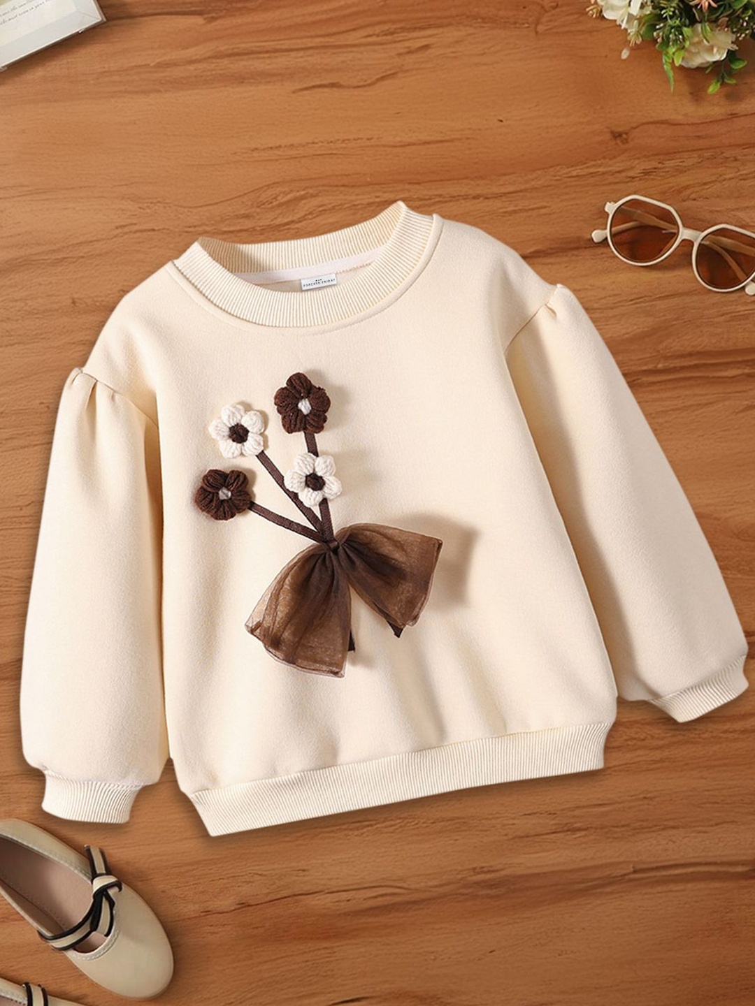 

FOREVER FRIDAY Girls Floral Applique Sweatshirt, Off white