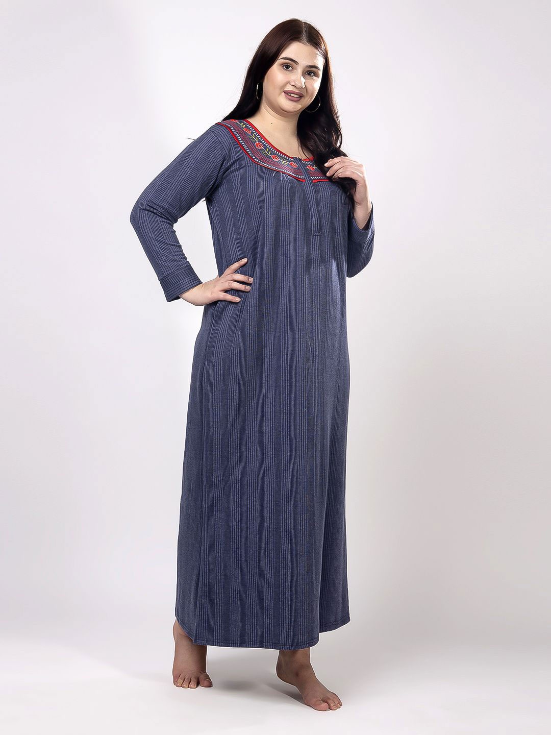 

CHUI MUI Embroidered Winter Maxi Nightdress, Blue