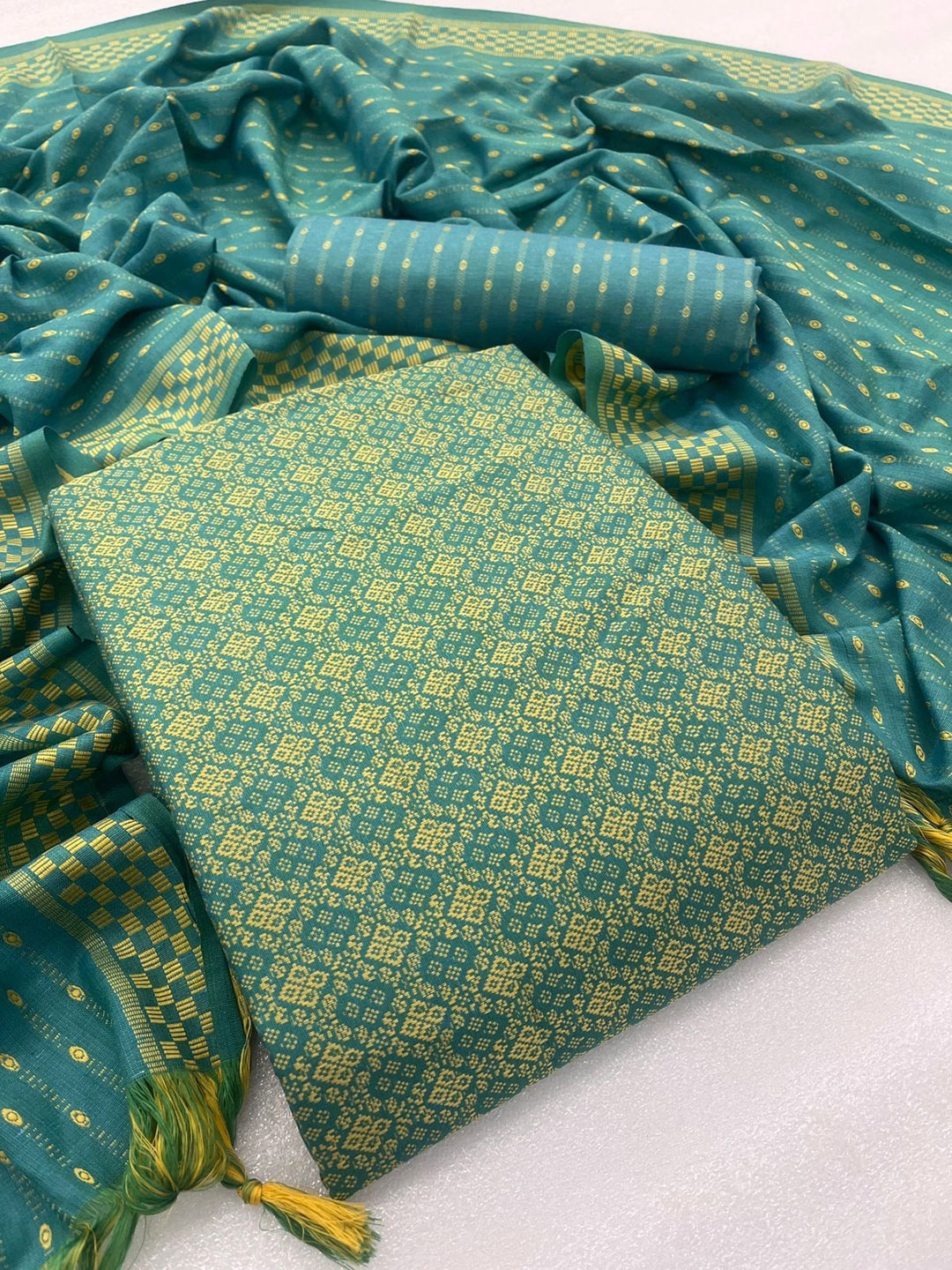 

Suha Unstitched Dress Material, Green