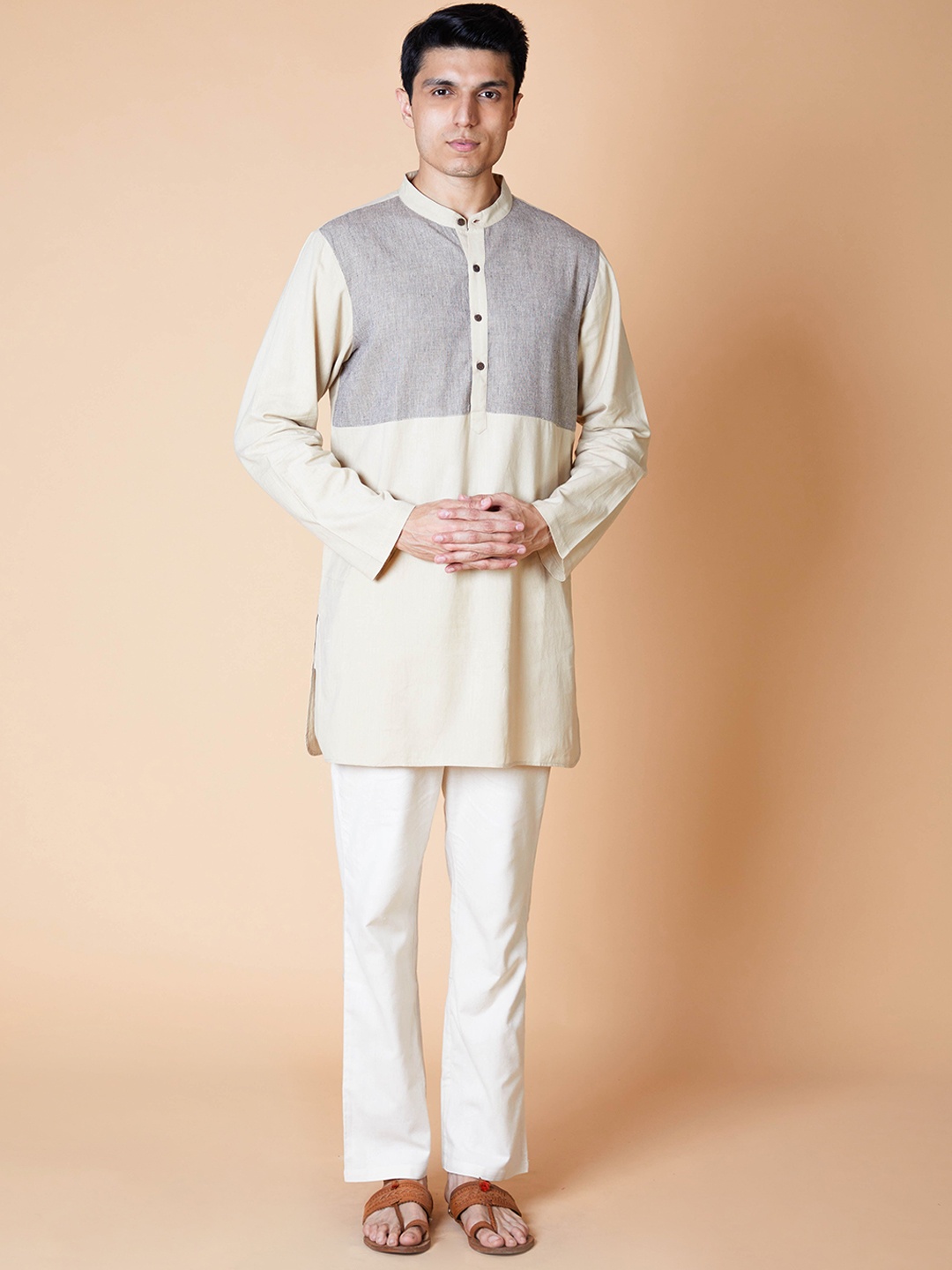 

Ekmatra Men Thread Work Khadi Handloom Kurta, Beige
