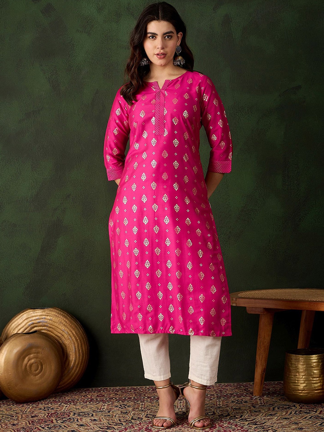 

Sangria Ethnic Motif-Printed Straight Kurta, Fuchsia