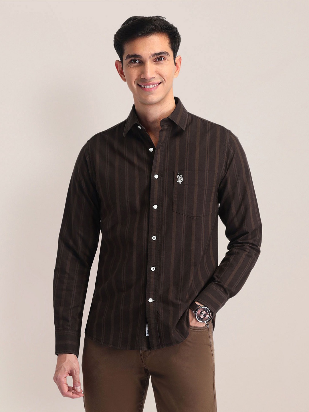 

U.S. Polo Assn. Men Spread Collar Vertical Striped Cotton Tailored Fit Casual Shirt, Brown