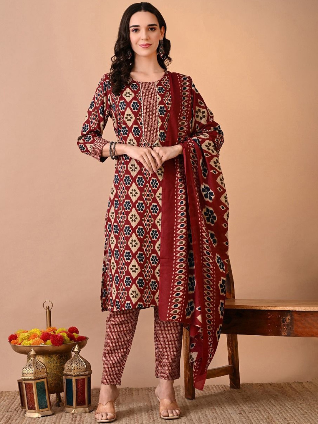 

RAJPUTANA CAMISA Women Printed Regular Kurta with Trousers & With Dupatta, Maroon