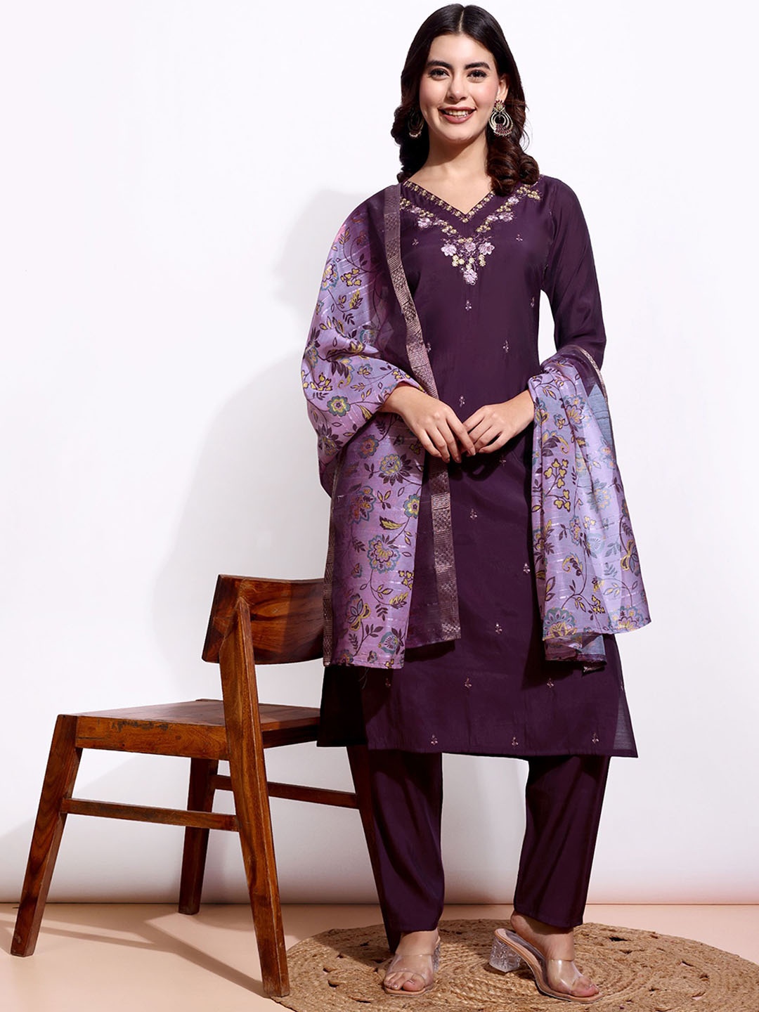 

GLORYANCE Women Ethnic Motifs Embroidered Regular Sequinned Pure Silk Kurta with Trousers & With Dupatta, Lavender