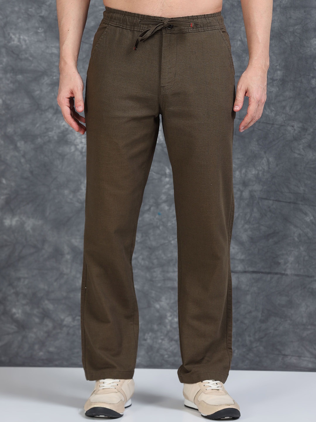 

The Roadster Lifestyle Co Men Mid-Rise Relaxed Regular Fit Trouser, Green
