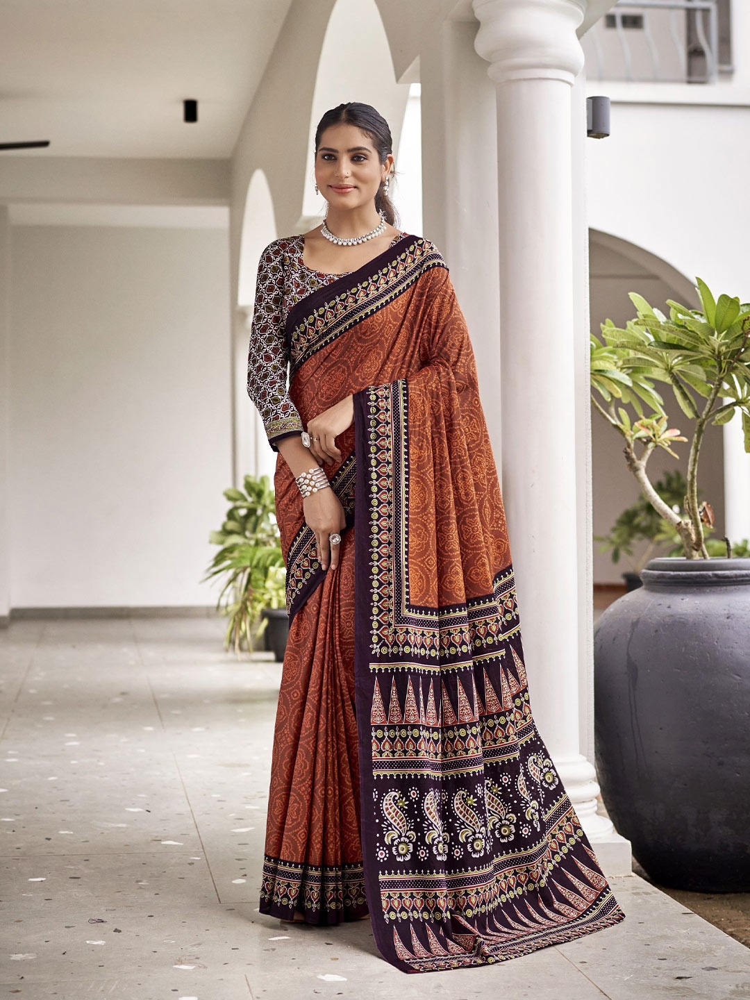 

Chandbaali Ajrak Block Pure Cotton Bagru Saree, Orange