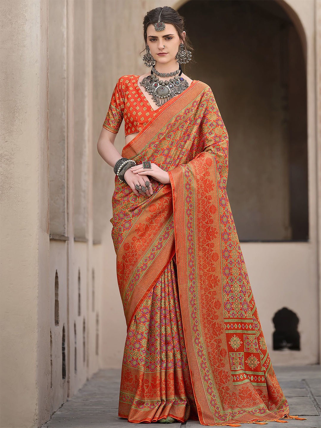 

elora Ethnic Motifs Patola Saree, Orange